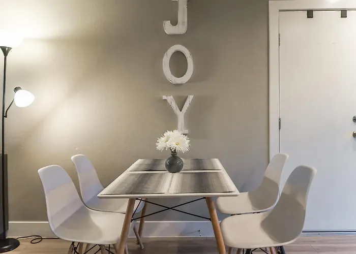 Holiday home Joy House With Backyard Sanctuary By Asu